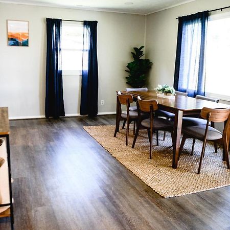 Urban Cottage: Homey & Convenient Huntington Exterior foto