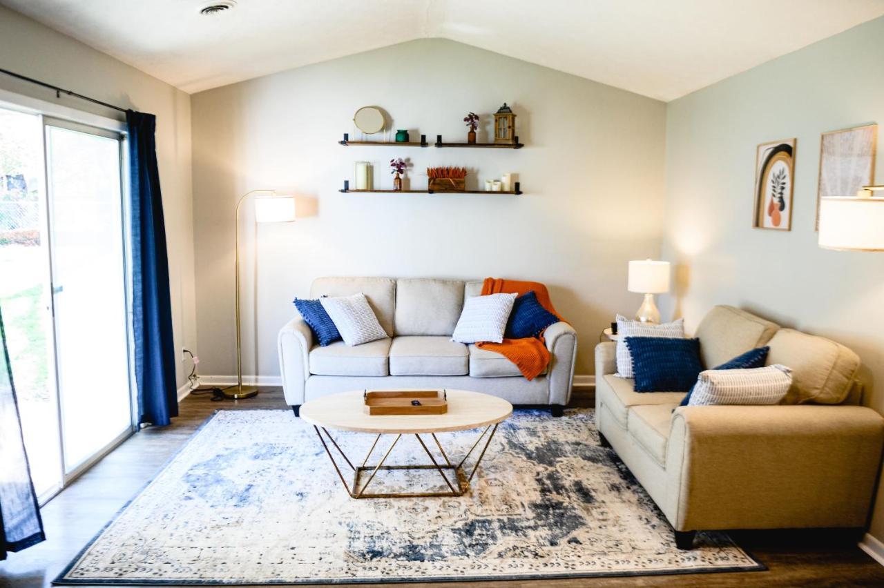 Urban Cottage: Homey & Convenient Huntington Exterior foto